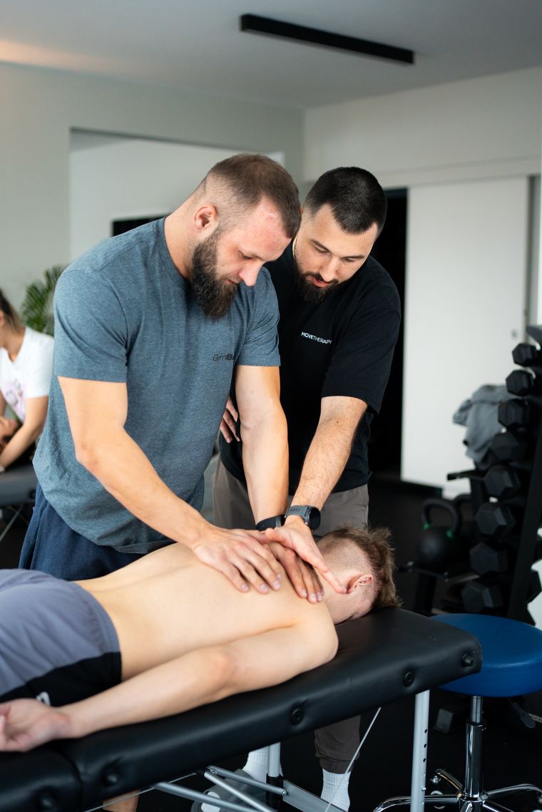 Praktyka podczas kursu Kręgosłup — trening i terapia — kadr 4