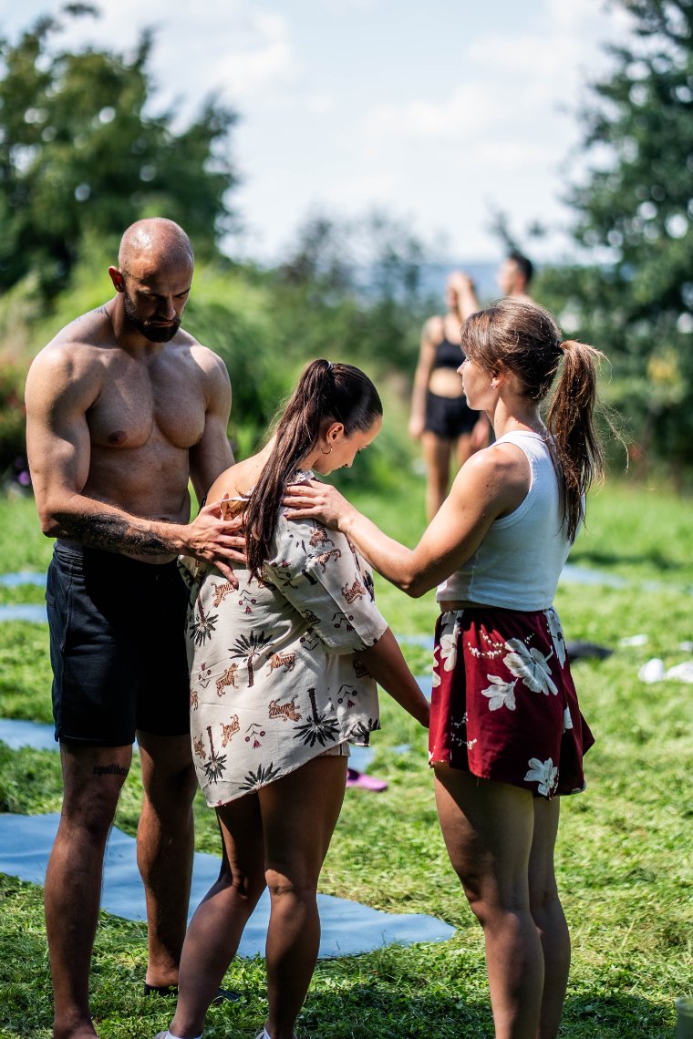 Praca w kontakcie i współregulacja w grupie podczas Somatic Movement Camp