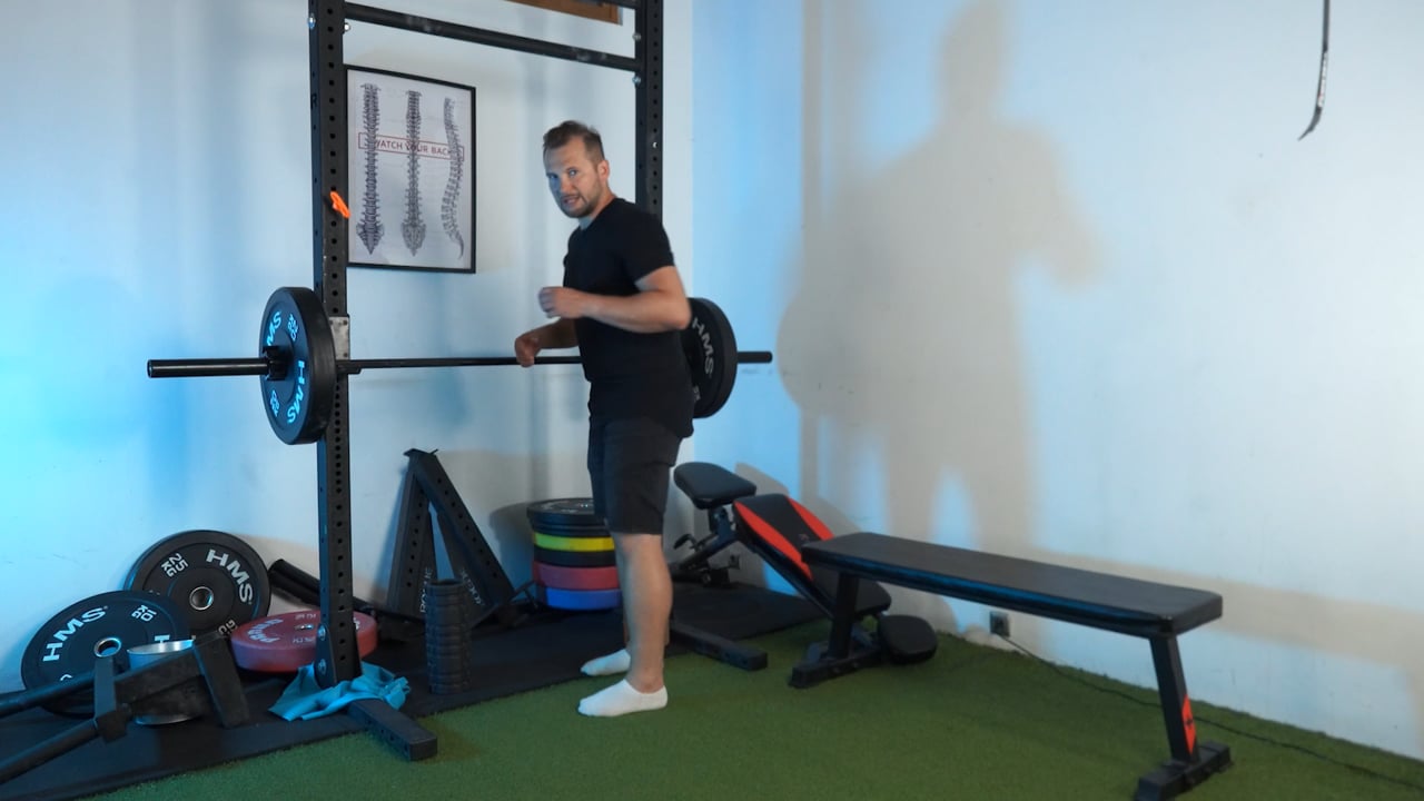 Marek Kuś omawia programowanie treningu medycznego
