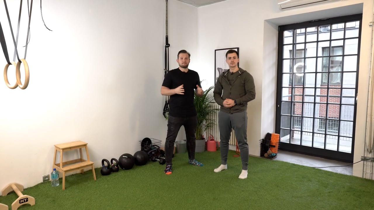 Ocena obciążania stopy na boso na kursie Akademii Move Therapy